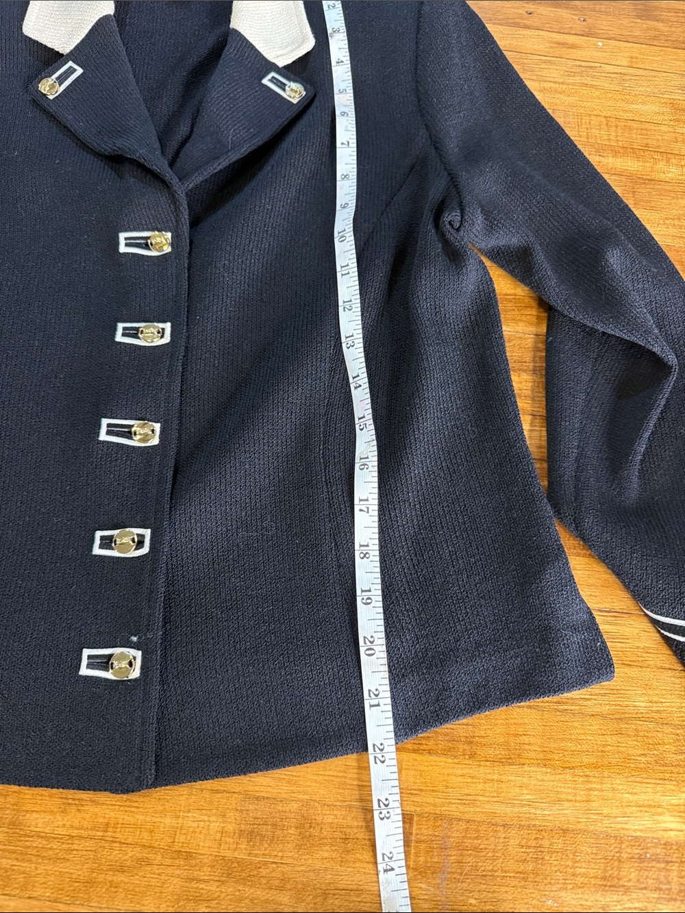 St. John Collection by Marie Gray Knit Blazer Jacket Gold Button Detail Size 6 - Picture 6 of 7